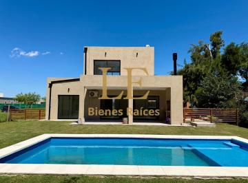 Casa · 190m² · 4 Ambientes · 3 Cocheras · Venta Casa El Ensueño Oportunidad