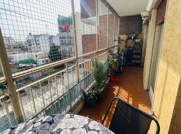 Departamento de 3 ambientes, Flores · Excelente 3 Amb Contrafrente con Balcon Hiper Luminoso