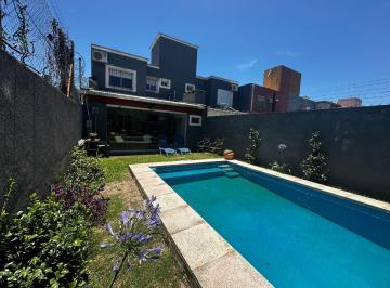 Casa · 100m² · 6 Ambientes · 2 Cocheras · 3 Dorm (1 en Suite) - Galería Cerrada - Pileta