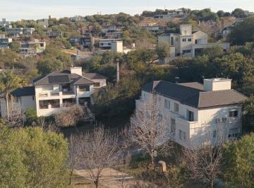 Casa · 580m² · 10 Ambientes · 4 Cocheras · Gran Casa en Estancia Q2 - 4 Dorm. y 5 Baños