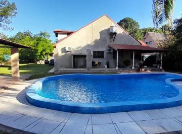 Casa · 346m² · 4 Ambientes · 2 Cocheras · Destacada Propiedad en Villa California