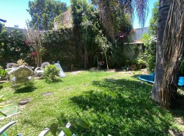 Casa de 6 ambientes, Villa Santa Rita · Casa con Jardin - Cesar Diaz 3200 - Villa Santa Rita
