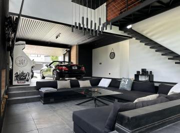 Casa · 320m² · 5 Ambientes · 1 Cochera · Casa en Carpinchos - Nordelta