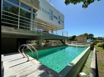 Casa · 401m² · 7 Ambientes · Casa en Venta Avutarda y Mimbre