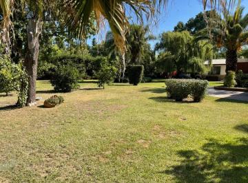 Casa · 385m² · 10 Ambientes · 5 Cocheras · Imponente Chalet 4 Dorm. en Venta - Una de Las Zonas Más Lindas de Funes