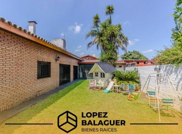 Casa · 160m² · 4 Ambientes · 4 Cocheras · Casa 4 Ambientes en Ciudad Evita Sobre Calle Comercial - Apto Credito