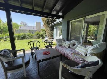 Casa · 230m² · 5 Ambientes · Casa en Alquiler Temporada Rumenco