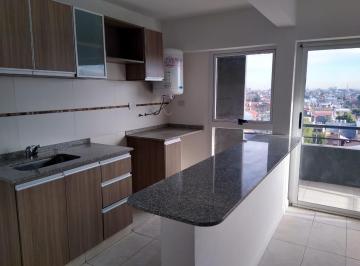 Departamento de 3 ambientes, Avellaneda · Departamento de 3 Ambientes con Espacio Para Vehículo, Wilde Oeste