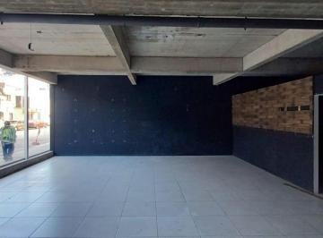Local comercial · 87m² · Excelente Local Comercial en Avellaneda Centro