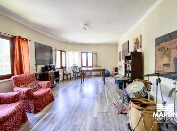 PH · 155m² · 4 Ambientes · 1 Cochera · Casa PH 4 Amb en P. Alta con Garage y Patio en Martinez