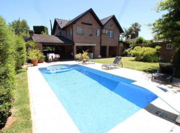 Casa · 250m² · 6 Ambientes · 1 Cochera · Casa de 4 Ambientes en Venta en Campos de Echeverría, Canning - Esteban Echeverría.