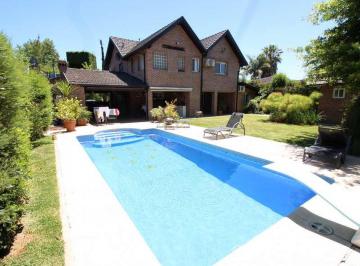 Casa · 250m² · 6 Ambientes · 1 Cochera · Casa de 4 Ambientes en Venta en Campos de Echeverría, Canning - Esteban Echeverría.