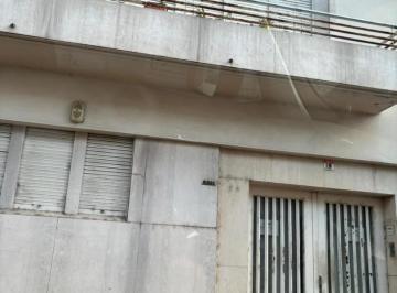 Casa · 277m² · 5 Ambientes · 1 Cochera · Importante Casa Ideal Para Consultorios, Clinicas, Estudios