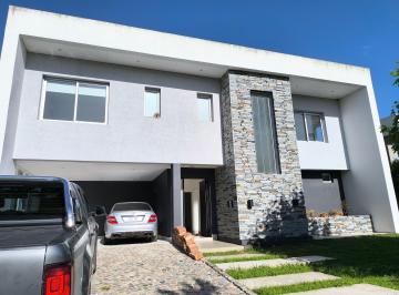Casa de 6 ambientes, Berazategui · Hermosa Propiedad a Estrenar en Fincas de Iraola 2. Todo de Primera