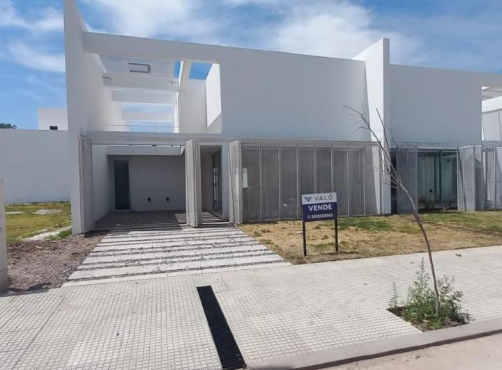Casa · 200ha · 3 Ambientes