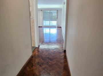 Departamento de 3 ambientes, Villa del Parque · Amplio 3 Amb con Cochera en Alquiler. Zona Villa del Parque.