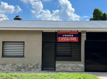 Casa de 3 ambientes, Lomas de Zamora · Chalet Reciclado a Nuevo en Buena Ubicación