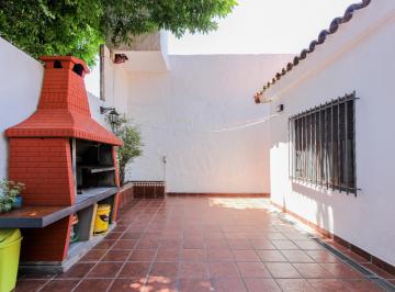 Casa · 90m² · 3 Ambientes · 1 Cochera · Venta de Casa 4 Ambientes en Ramos Mejía Sur