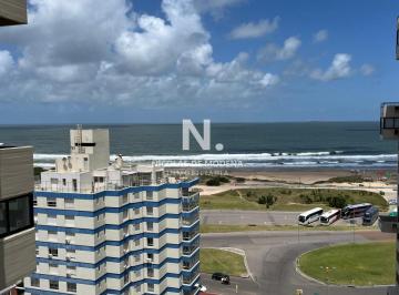 Foto1 · Apartamento en Venta, 3 Dorm. y Servicio, en Playa Brava, Punta del Este