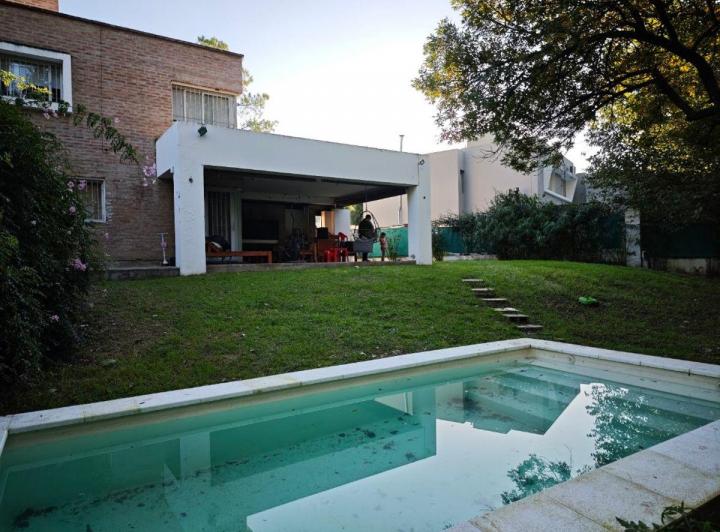 Casa · 195m² · 7 Ambientes