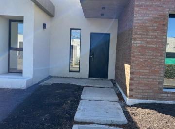 Quinta vacacional · 180m² · 4 Ambientes · Casa Quinta en Venta en Villa Rosa, Pilar, G. B. a. Zona Norte