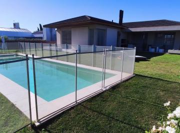 Casa · 240m² · 3 Ambientes · 2 Cocheras · Casa 2 Dorm. - Calle 1483 - Grennes de Fisherton - Rosario | Alquiler