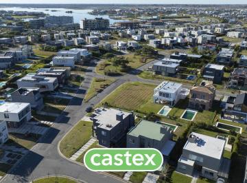 Terreno · 588m² · Lote en Venta en Barrio Araucarias, Puertos, Escobar.