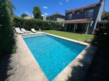 Casa · 107m² · 5 Ambientes · 2 Cocheras · Venta Casa en La Candela Apta Crédito con Pileta