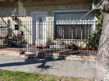 Casa · 130m² · 2 Ambientes · 2 Cocheras · Casa 2 Ambientes con Patio en Venta - Berazategui