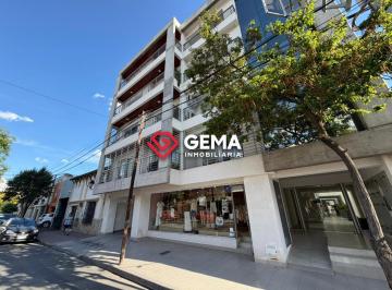 Departamento · 146m² · 6 Ambientes · 1 Cochera · Departamento en Macrocentro - Alvarado Al 1800