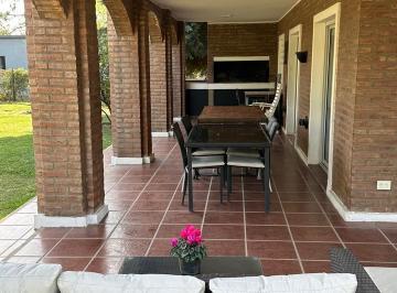Casa de 7 ambientes, Villa Allende · Oportunidad en Villa Allende - B° La Herradura