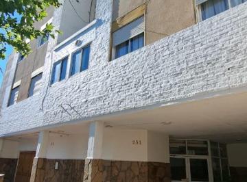 Departamento de 4 ambientes, Neuquén · ¡Vende!. Departamento 2 Dorm.. Neuquén.