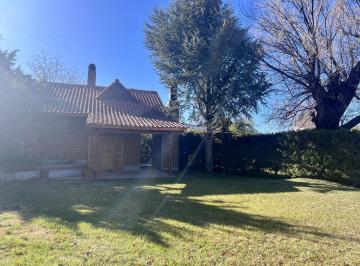Casa · 90m² · 3 Ambientes · Casa en Venta en La Villa Lago Mari Menuco