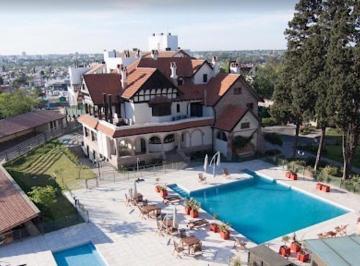 Departamento · 150m² · 4 Ambientes · 2 Cocheras · Departamento en Alquiler 3 Dorm. Cerro de Las Rosas