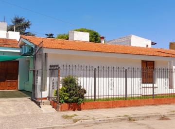 Casa de 7 ambientes, Córdoba · Vendo Casa 4 Dorm. B° Poeta Lugones.