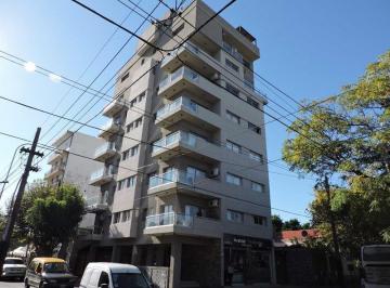 Departamento · 126m² · 4 Ambientes · 1 Cochera · Dpto en Venta de Tres Plantas, Tres Dorm. y Terraza Propia con Parrilla en Berazategui Centro