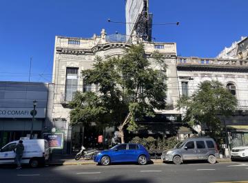 Oficina comercial · 310m² · 310 m² en 2 Plantas. Exc Inmueble Comercial en El Centro de Flores