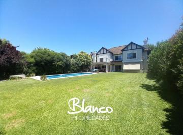 Casa · 245m² · 8 Ambientes · 2 Cocheras · Casa en Venta en Pueyrredon Cc, Pilar, G. B. a. Zona Norte