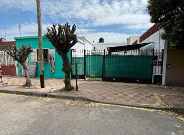 Casa · 154m² · 4 Ambientes · 1 Cochera · Casa y 2 Departamento - Alto Alberdi