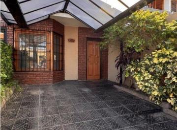 Casa · 124m² · 3 Ambientes · 1 Cochera · Venta! Excelente Duplex en Lanus Oeste.