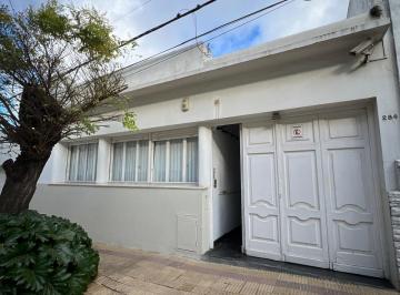 Casa de 4 ambientes, Tandil · Casa Céntrica en Venta de 3 Dorm.