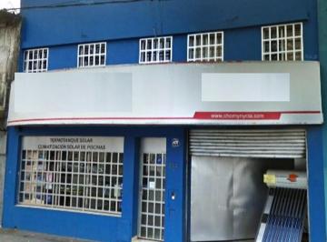 Local comercial · 200m² · 4 Cocheras · Local + Galpon + Oficinas a m del Shopping