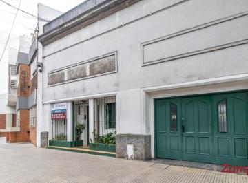 Casa · 171m² · 6 Ambientes · 2 Cocheras · Venta Casa de 6 Ambientes en Parque Avellaneda