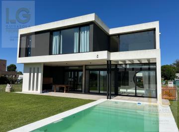 Casa · 298m² · 6 Ambientes · 2 Cocheras · Casa en Venta en Greenville Polo Resort