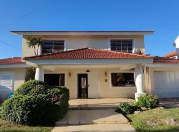 Casa · 238m² · 10 Ambientes · 1 Cochera · Carlos Paz, B° Santa Rita. 2 Dom. Oportunidad! Apto Credito!