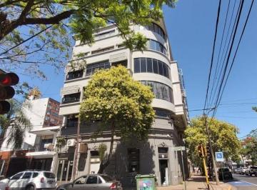 Oficina comercial de 10 ambientes, Posadas · Piso Completo de Consultorios en Pleno Centro Jujuy Nº 1812