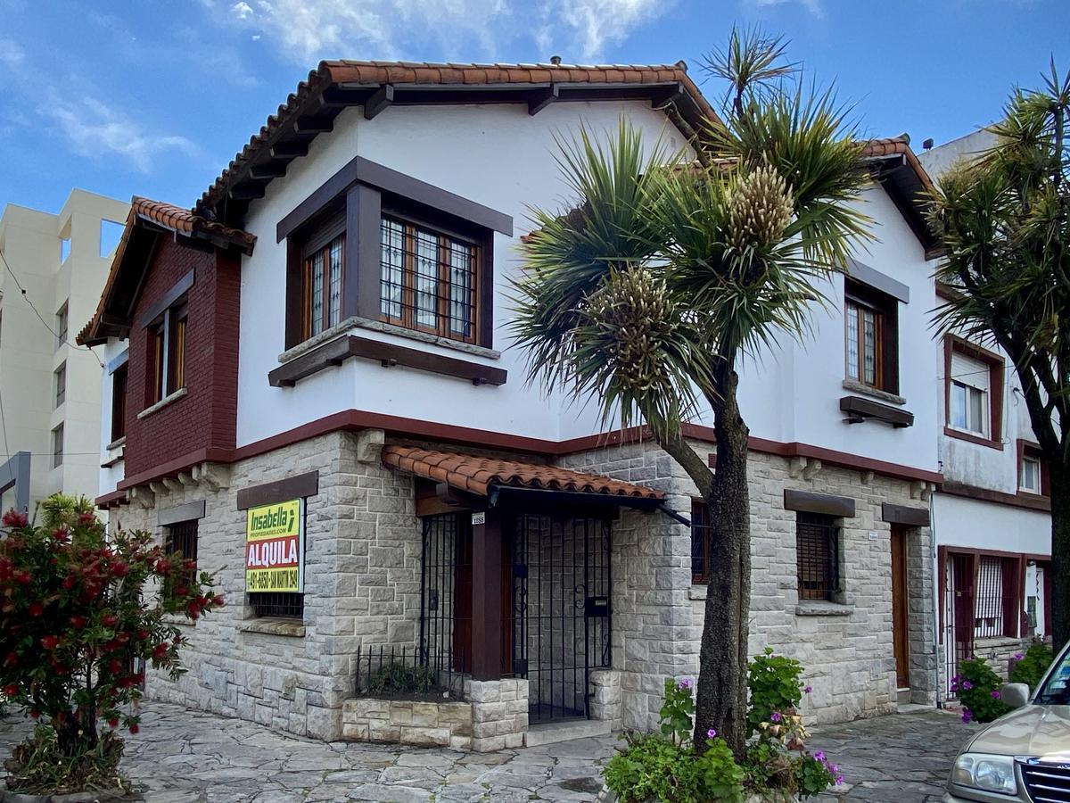 Excelente chalet ubicado en loma Santa Cecilia a tan solo una cuadra del mar
