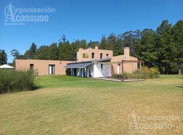 Campo · 342m² · 7 Ambientes · Chacra - Lapataia - 4 Dorm. - Piscina - Casa Caseros - Impecable