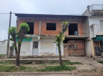 Casa · 215m² · 6 Ambientes · 1 Cochera · Casa en Gualeguaychu