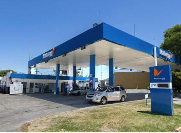 Local comercial · 330m² · 6 Cocheras · Predio Com Estacion de Servicio Unico Comercial Turistico